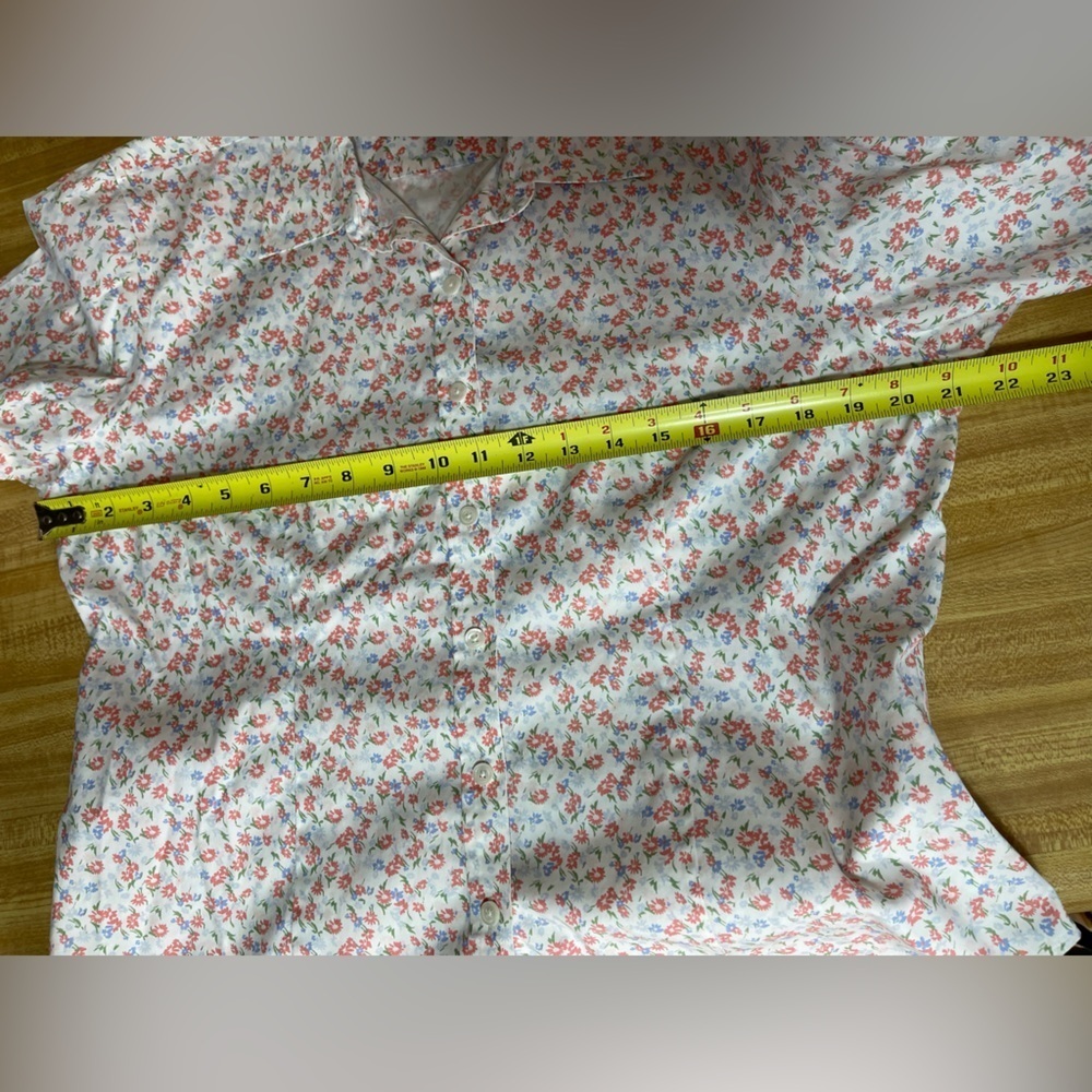 L. L. Bean wrinkle resistant button down 3/4 sleeves floral blouse women’s M - Picture 6 of 15